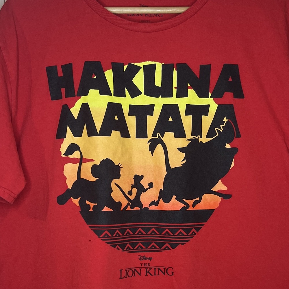 Disney The Lion King Hakuna Matata Red Graphic T-Shirt Adult Unisex XL